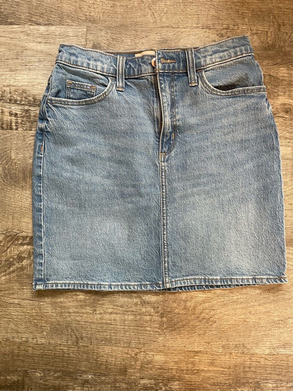 Universal Thread women’s high rise size 2 denim skirt new high rise above knee